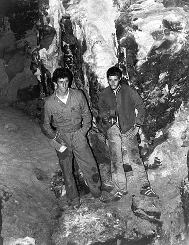 Ronans Well Main Chamber Kevin and Gordon Richardson[PSwart]